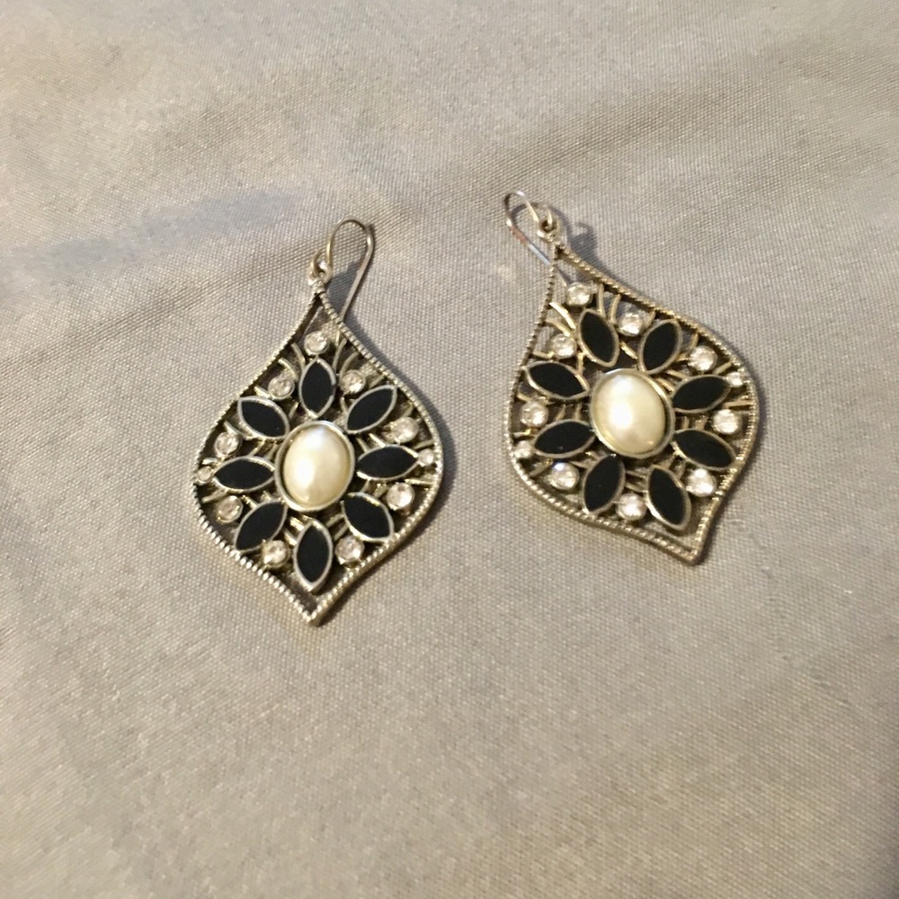 Forever 21 Gold, Black & Pearl Teardrop Earrings